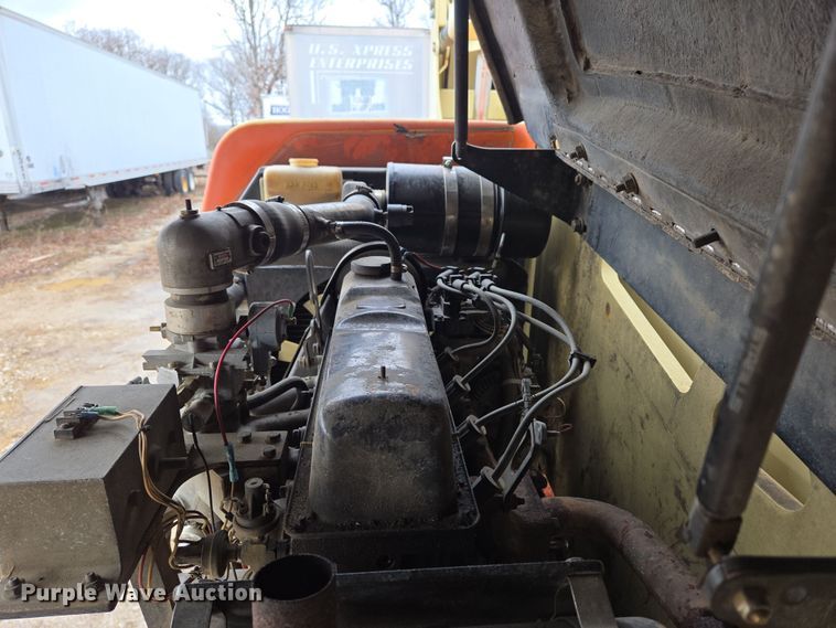 image for item DP6202 2000 JLG 800A boom lift