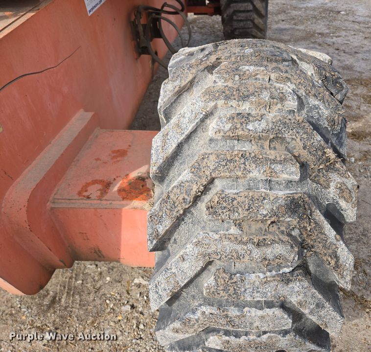 image for item DP6202 2000 JLG 800A boom lift