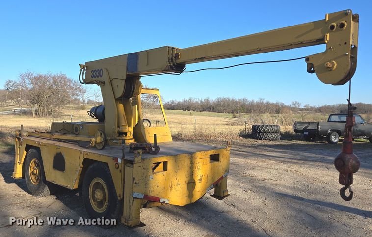 image for item DP6211 1980 Drott 3330 crane