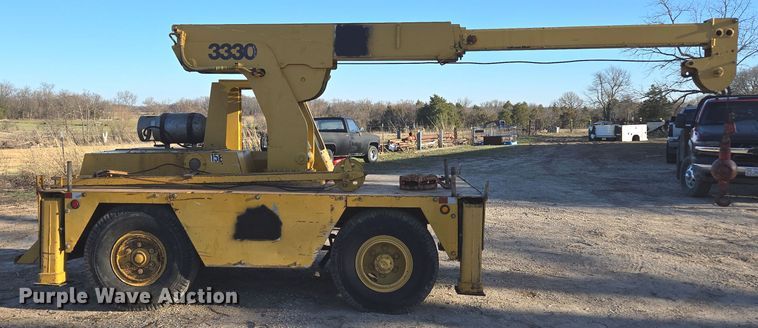 image for item DP6211 1980 Drott 3330 crane