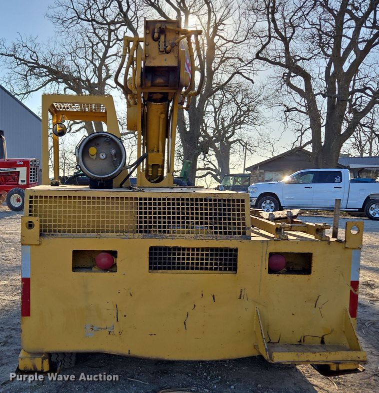 image for item DP6211 1980 Drott 3330 crane