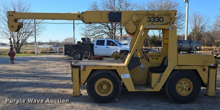 image for item DP6211 1980 Drott 3330 crane