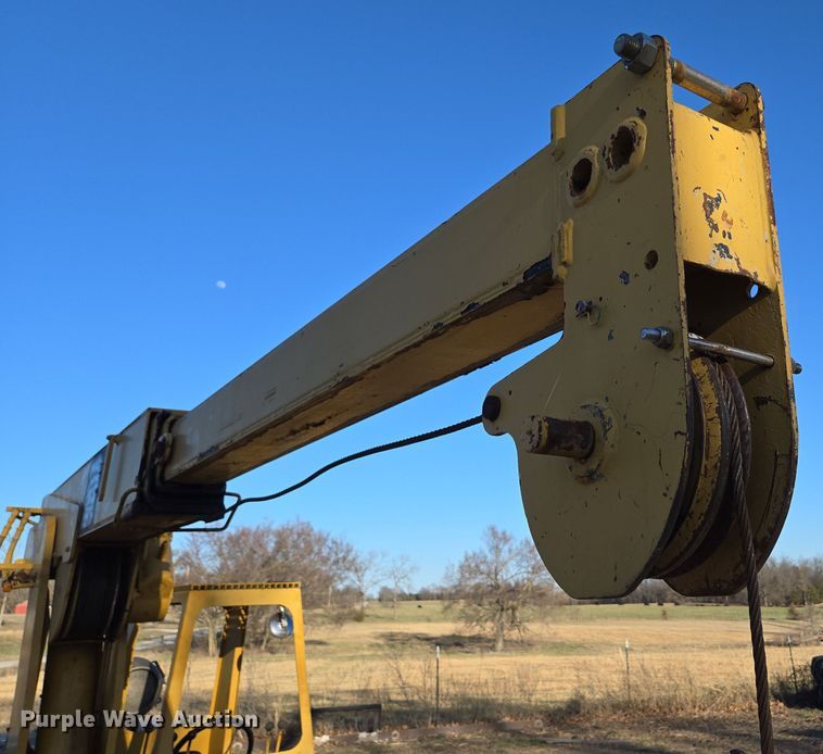 image for item DP6211 1980 Drott 3330 crane