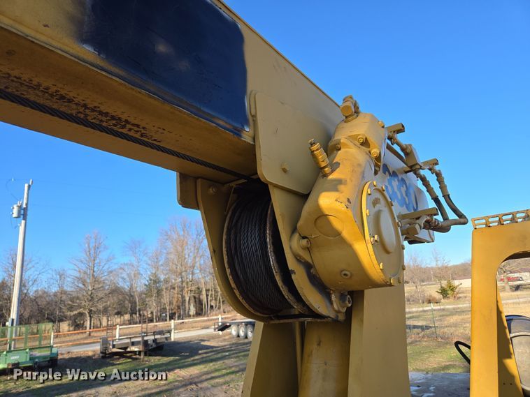 image for item DP6211 1980 Drott 3330 crane