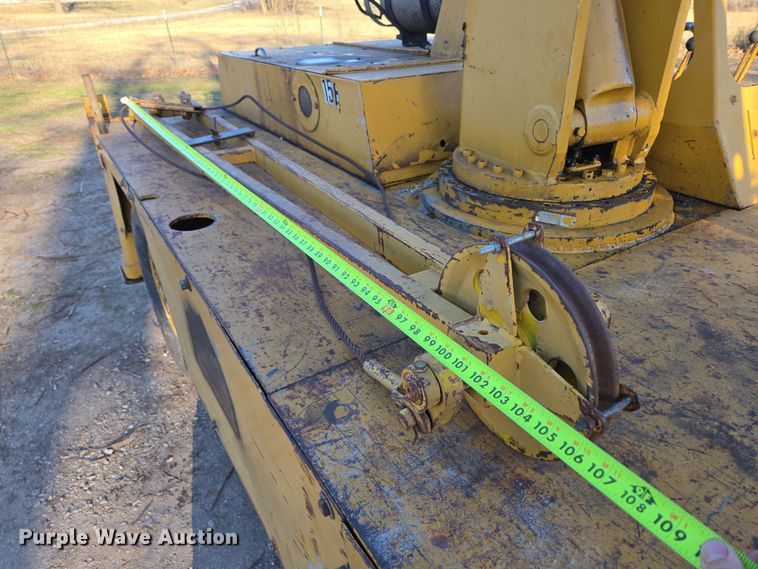 image for item DP6211 1980 Drott 3330 crane