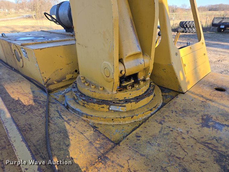 image for item DP6211 1980 Drott 3330 crane