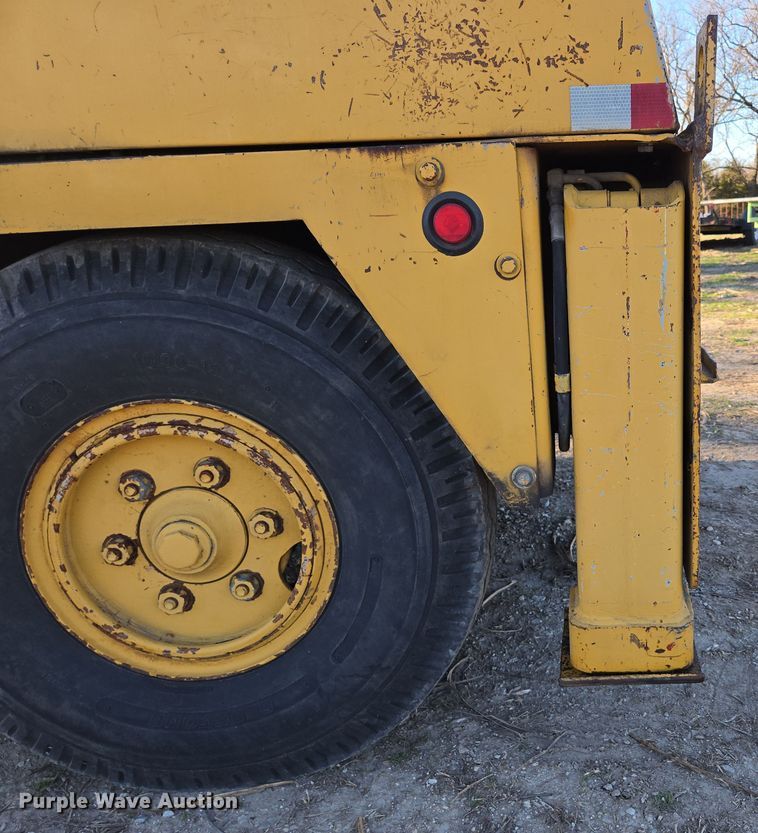 image for item DP6211 1980 Drott 3330 crane