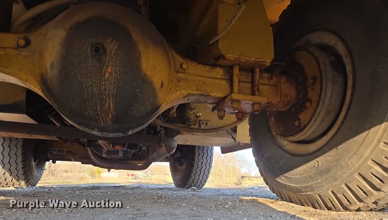 image for item DP6211 1980 Drott 3330 crane