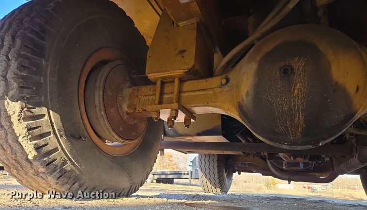 image for item DP6211 1980 Drott 3330 crane