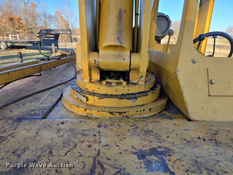 image for item DP6211 1980 Drott 3330 crane