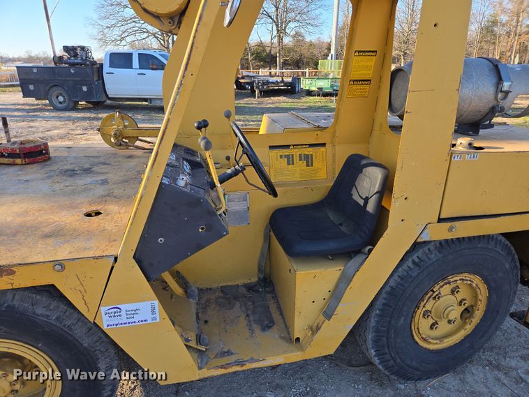 image for item DP6211 1980 Drott 3330 crane