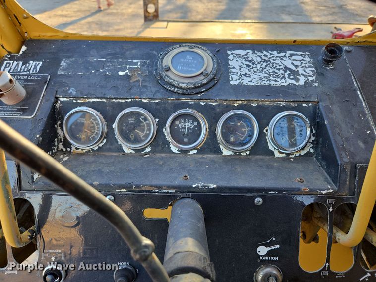 image for item DP6211 1980 Drott 3330 crane