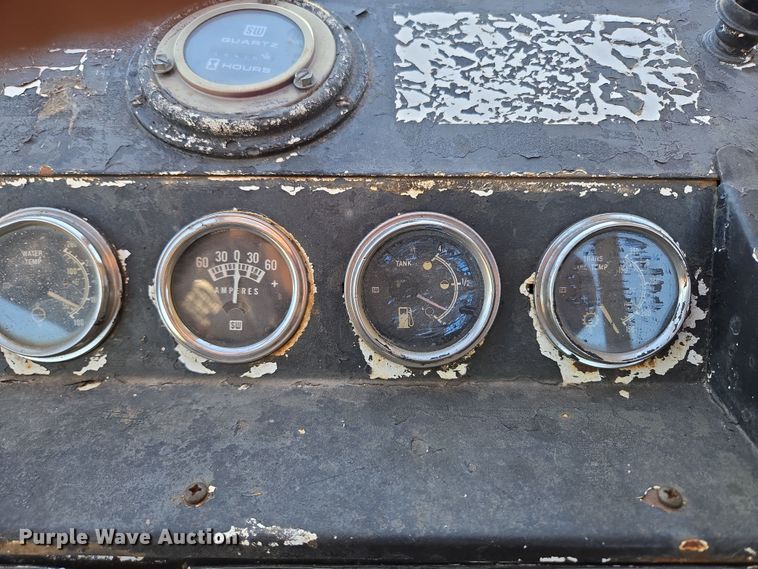 image for item DP6211 1980 Drott 3330 crane