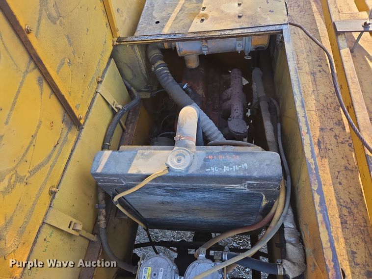 image for item DP6211 1980 Drott 3330 crane