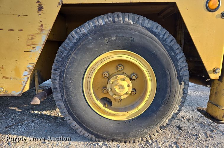 image for item DP6211 1980 Drott 3330 crane