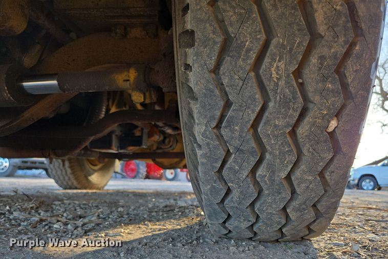 image for item DP6211 1980 Drott 3330 crane