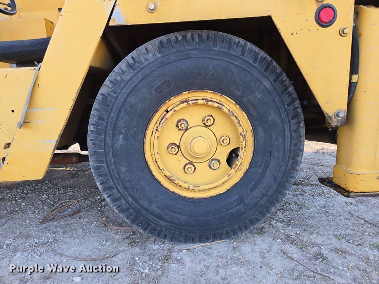 image for item DP6211 1980 Drott 3330 crane