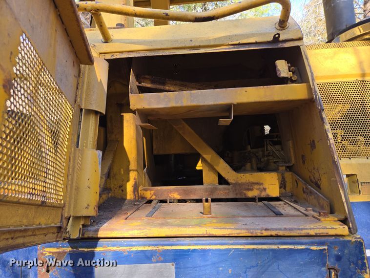 image for item DP6215 1989 Komatsu D66S-1 track loader