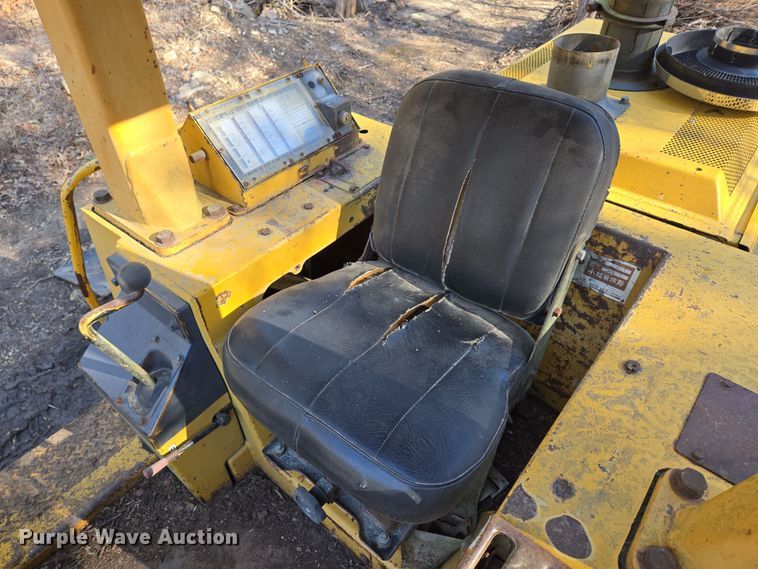 image for item DP6215 1989 Komatsu D66S-1 track loader