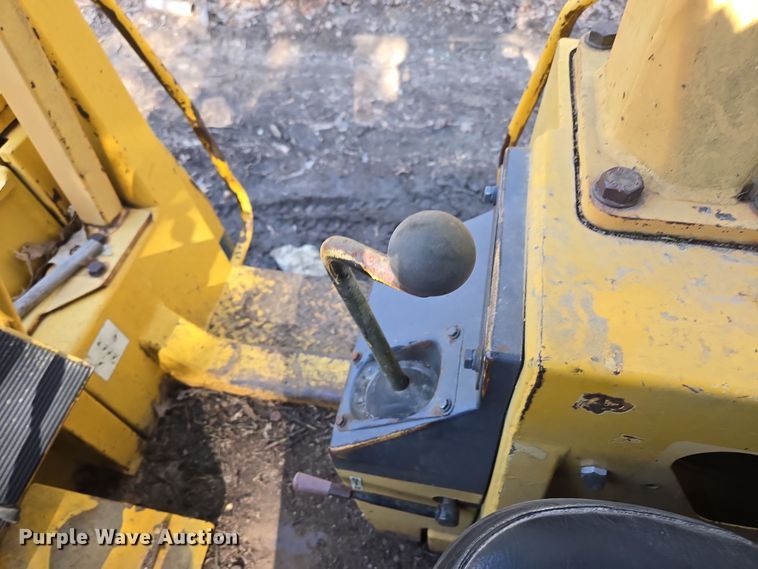 image for item DP6215 1989 Komatsu D66S-1 track loader