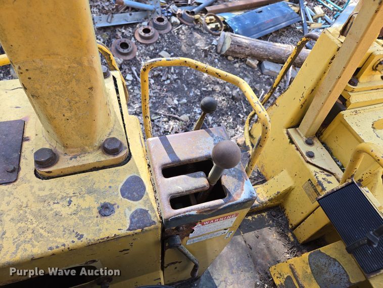 image for item DP6215 1989 Komatsu D66S-1 track loader