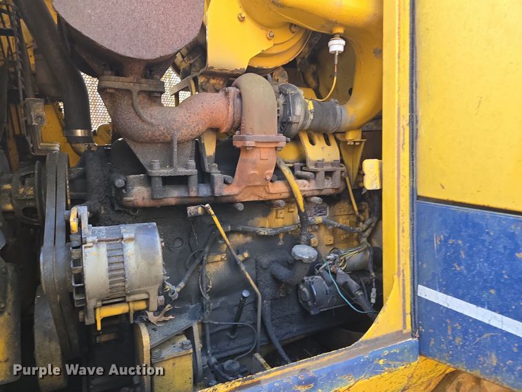 image for item DP6215 1989 Komatsu D66S-1 track loader