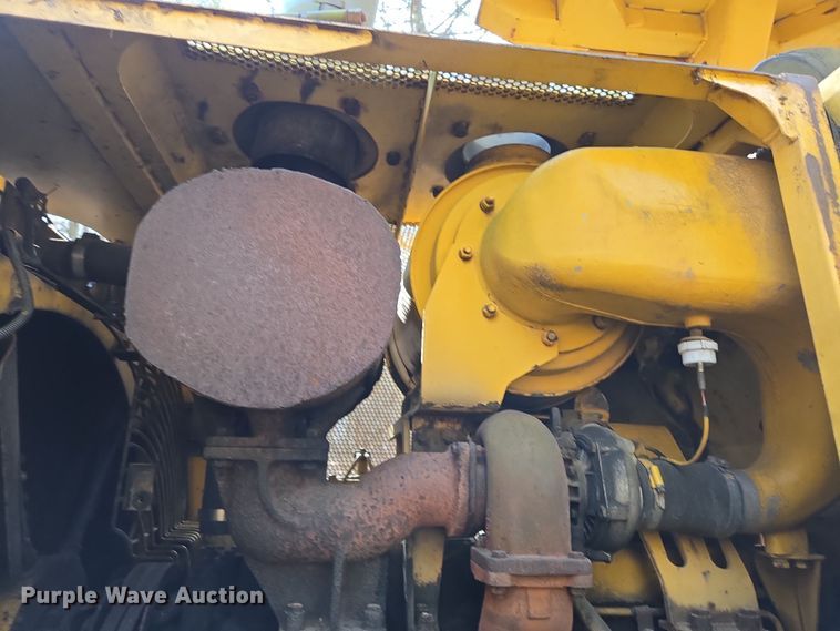 image for item DP6215 1989 Komatsu D66S-1 track loader