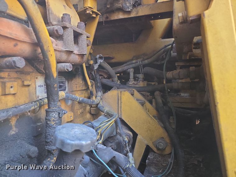 image for item DP6215 1989 Komatsu D66S-1 track loader
