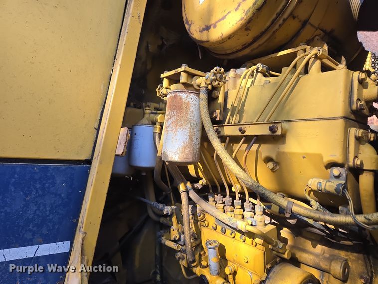 image for item DP6215 1989 Komatsu D66S-1 track loader
