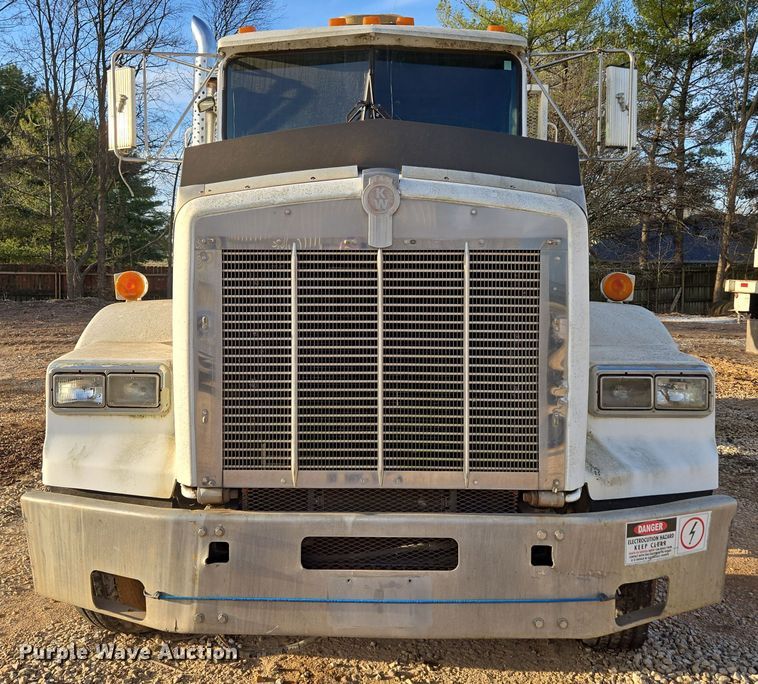 image for item DP6216 1994 Kenworth T800 pressure digger truck