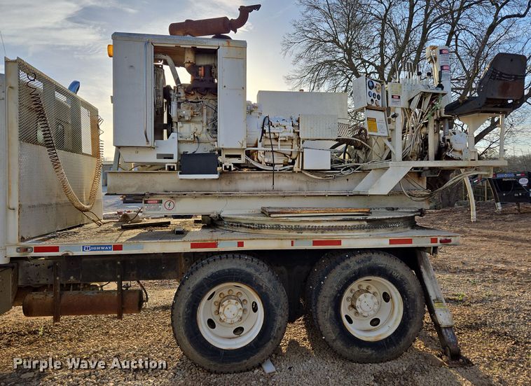 image for item DP6216 1994 Kenworth T800 pressure digger truck