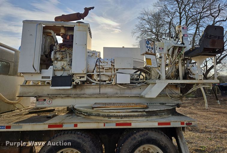 image for item DP6216 1994 Kenworth T800 pressure digger truck