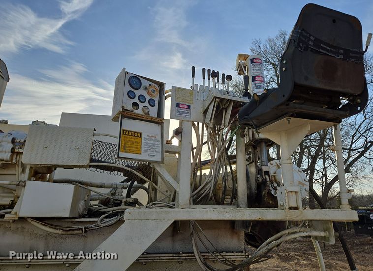 image for item DP6216 1994 Kenworth T800 pressure digger truck