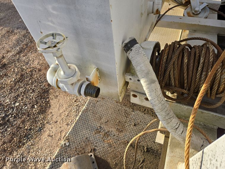 image for item DP6216 1994 Kenworth T800 pressure digger truck