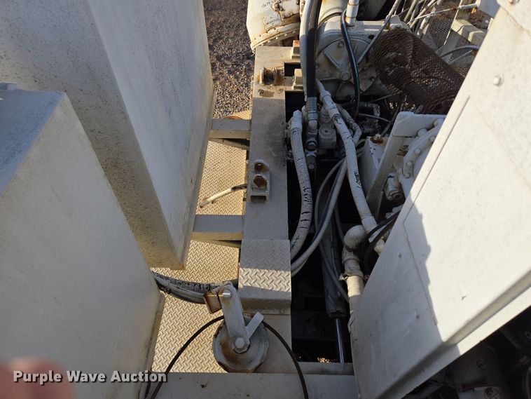 image for item DP6216 1994 Kenworth T800 pressure digger truck