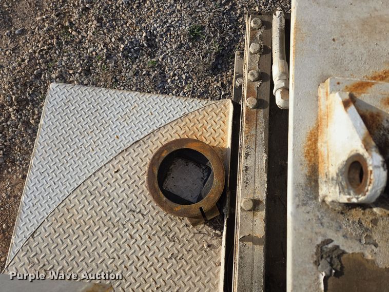 image for item DP6216 1994 Kenworth T800 pressure digger truck