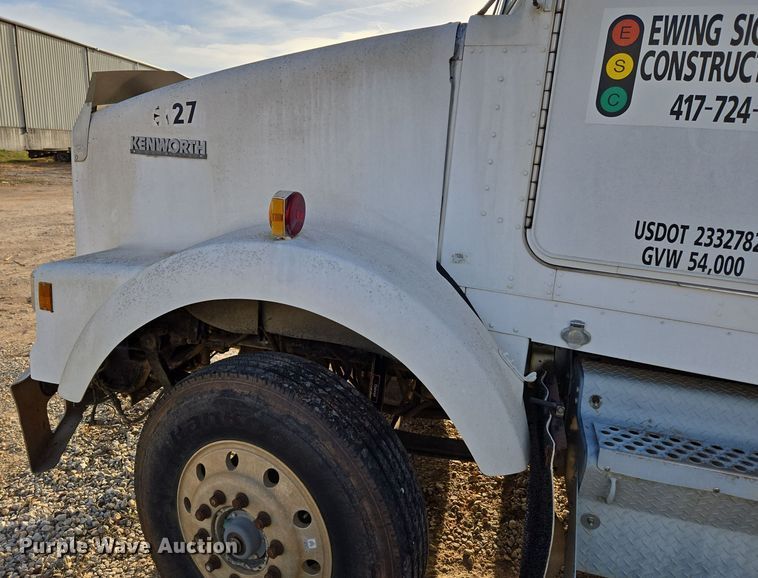 image for item DP6216 1994 Kenworth T800 pressure digger truck