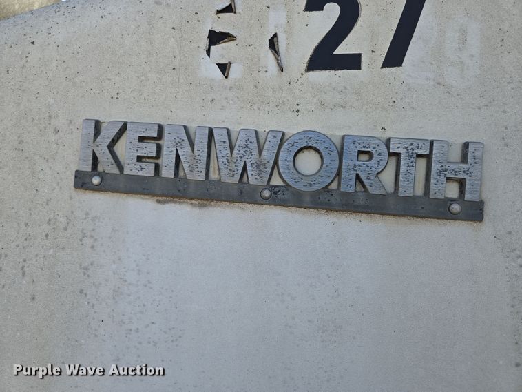 image for item DP6216 1994 Kenworth T800 pressure digger truck