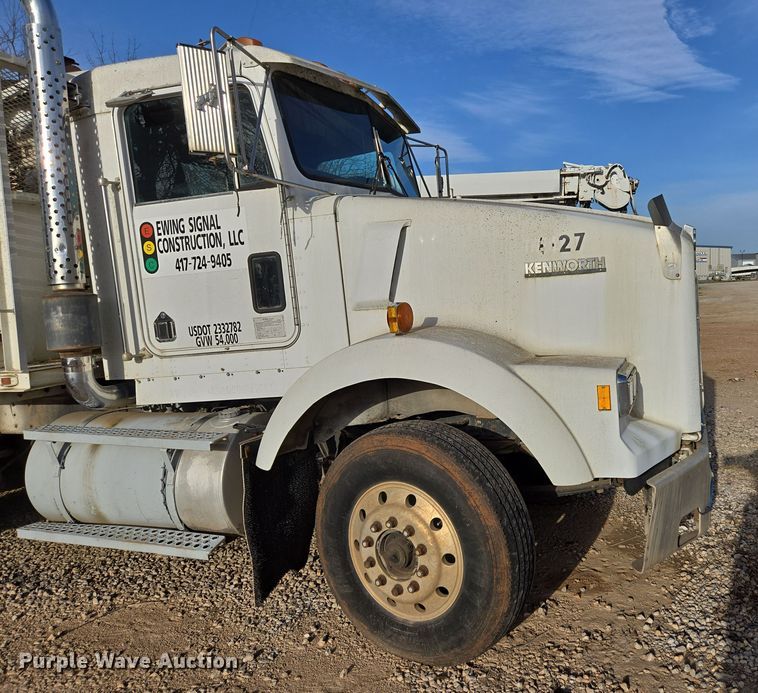 image for item DP6216 1994 Kenworth T800 pressure digger truck