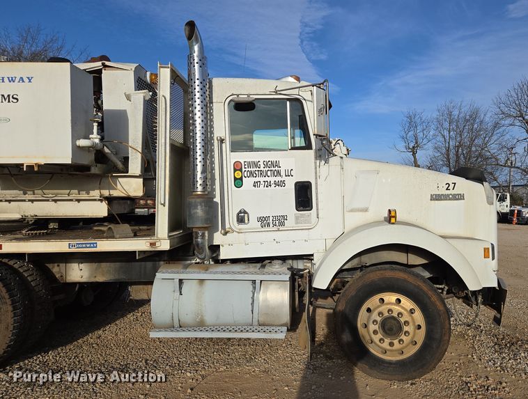 image for item DP6216 1994 Kenworth T800 pressure digger truck