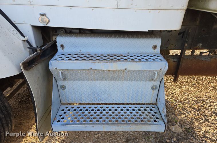 image for item DP6216 1994 Kenworth T800 pressure digger truck