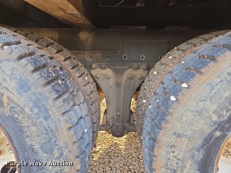 image for item DP6216 1994 Kenworth T800 pressure digger truck