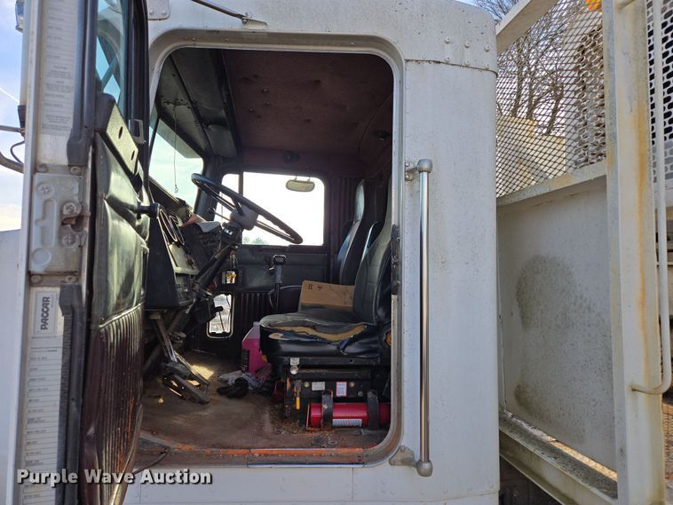 image for item DP6216 1994 Kenworth T800 pressure digger truck