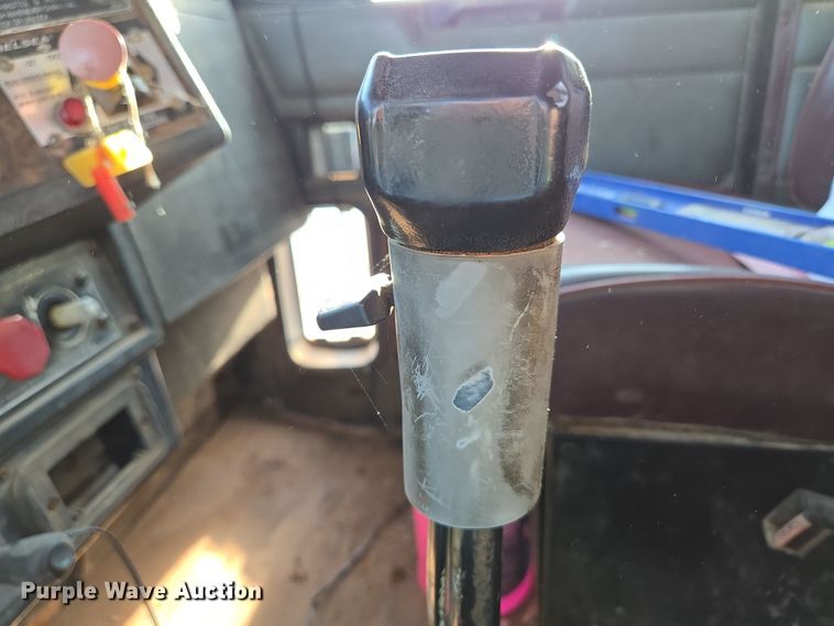 image for item DP6216 1994 Kenworth T800 pressure digger truck