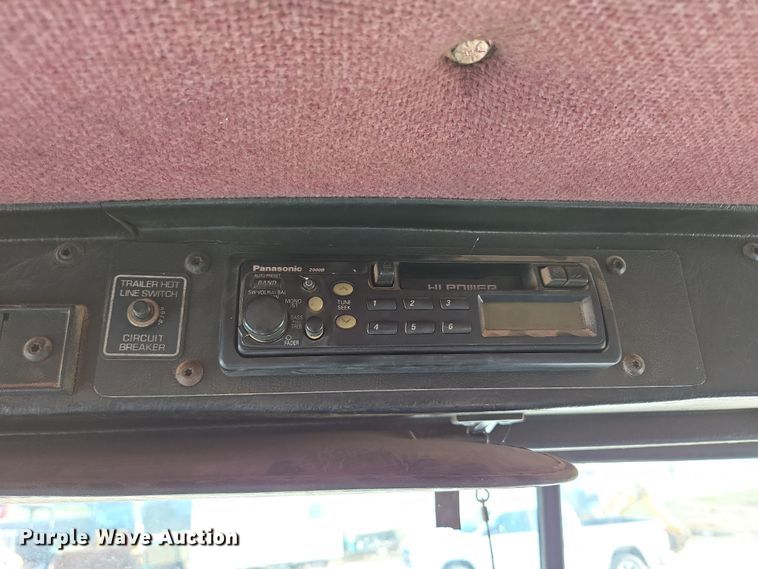 image for item DP6216 1994 Kenworth T800 pressure digger truck