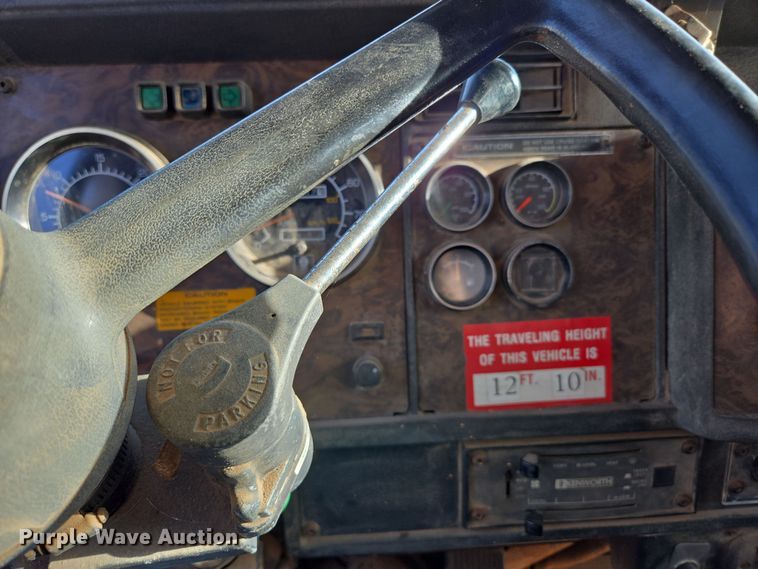 image for item DP6216 1994 Kenworth T800 pressure digger truck