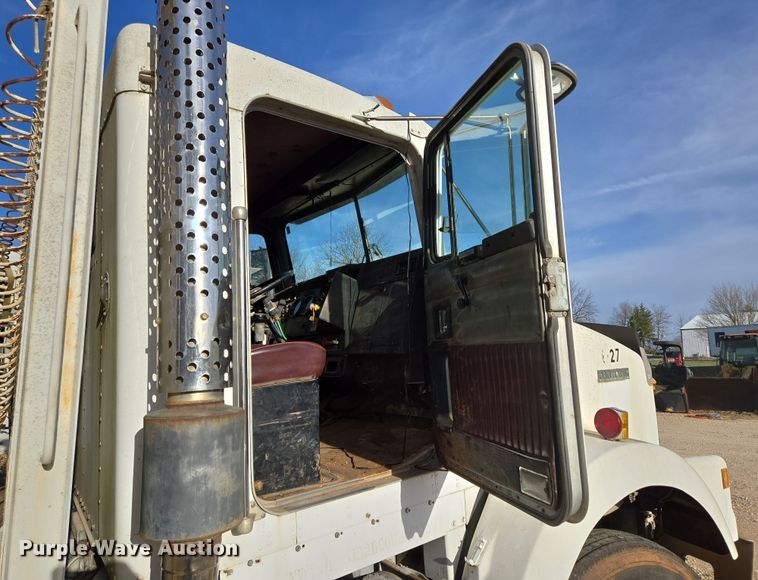 image for item DP6216 1994 Kenworth T800 pressure digger truck