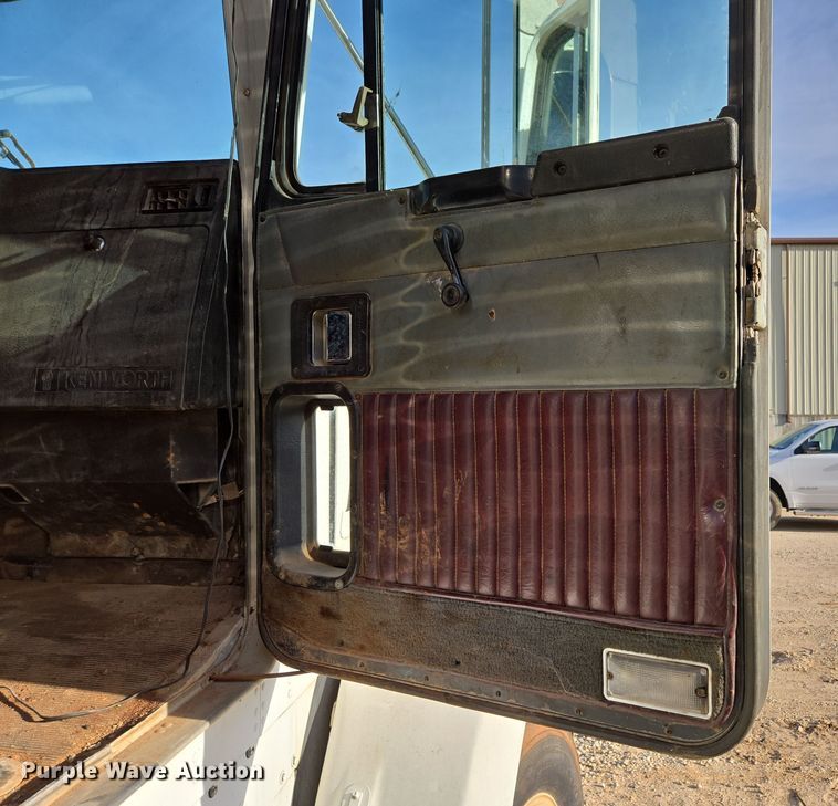 image for item DP6216 1994 Kenworth T800 pressure digger truck