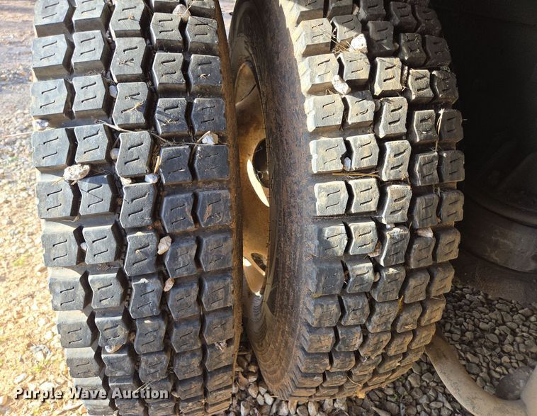 image for item DP6216 1994 Kenworth T800 pressure digger truck