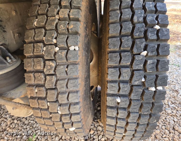 image for item DP6216 1994 Kenworth T800 pressure digger truck